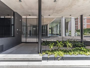 4 AMBIENTES C/DEP 137M2 PISO 20 IMPECABLE TODO LUZ