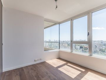 4 AMBIENTES C/DEP 137M2 PISO 20 IMPECABLE TODO LUZ