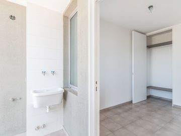 4 AMBIENTES C/DEP 137M2 PISO 20 IMPECABLE TODO LUZ
