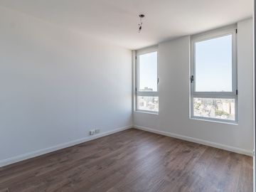 4 AMBIENTES C/DEP 137M2 PISO 20 IMPECABLE TODO LUZ