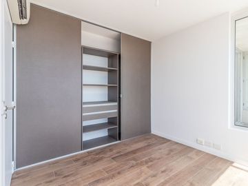 4 AMBIENTES C/DEP 137M2 PISO 20 IMPECABLE TODO LUZ