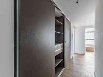 4 AMBIENTES C/DEP 137M2 PISO 20 IMPECABLE TODO LUZ