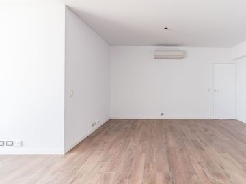 4 AMBIENTES C/DEP 137M2 PISO 20 IMPECABLE TODO LUZ