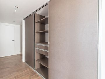 4 AMBIENTES C/DEP 137M2 PISO 20 IMPECABLE TODO LUZ