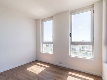 4 AMBIENTES C/DEP 137M2 PISO 20 IMPECABLE TODO LUZ