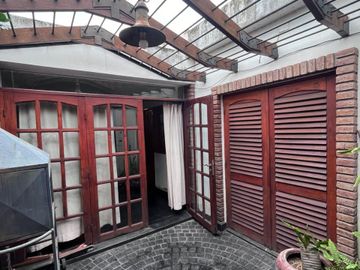VENTA CASA 3 DORMITORIOS CON QUINCHO ALTO ALBERDI