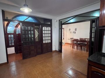 VENTA CASA 3 DORMITORIOS CON QUINCHO ALTO ALBERDI