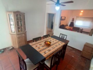CASA QUINTA EN VENTA CON QUINCHO Y PILETA