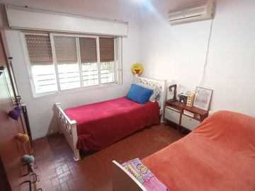 CASA QUINTA EN VENTA CON QUINCHO Y PILETA