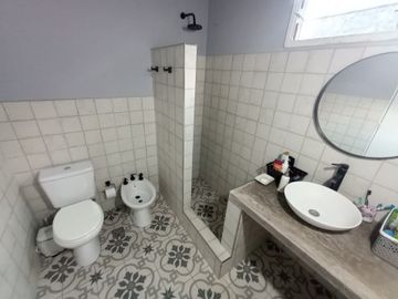 CASA QUINTA EN VENTA CON QUINCHO Y PILETA