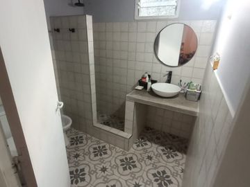 CASA QUINTA EN VENTA CON QUINCHO Y PILETA