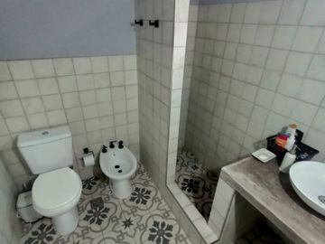 CASA QUINTA EN VENTA CON QUINCHO Y PILETA