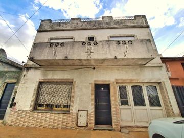 VENTA CASA 7 AMB 400 M2 VALENTIN ALSINA LANÚS