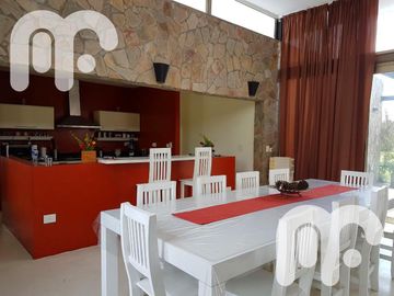 VENTA DE CASA DE 4 DORMITORIOS EN CAMPOS DE ROCA