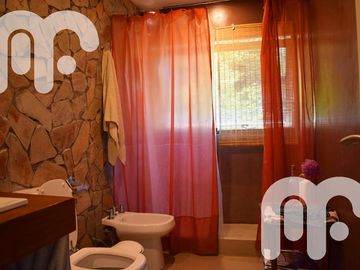 VENTA DE CASA DE 4 DORMITORIOS EN CAMPOS DE ROCA