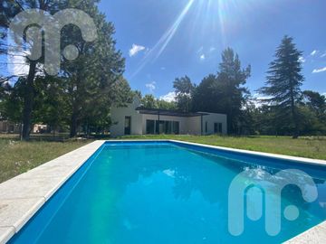 CASA VENTA 4 DORMITORIOS EN MIRALAGOS