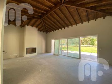 CASA VENTA 4 DORMITORIOS EN MIRALAGOS