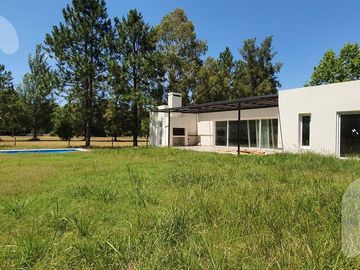 CASA VENTA 4 DORMITORIOS EN MIRALAGOS
