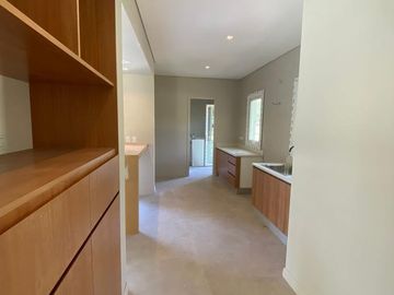 CASA VENTA 4 DORMITORIOS EN MIRALAGOS