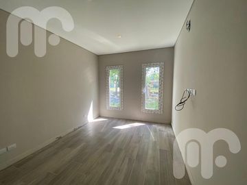CASA VENTA 4 DORMITORIOS EN MIRALAGOS