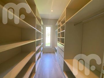 CASA VENTA 4 DORMITORIOS EN MIRALAGOS