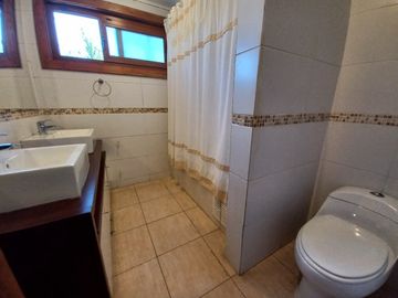 FABULOSA PARCELA CON 2 CASAS CONSTRUIDAS P ROJA, CHICUREO