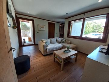 FABULOSA PARCELA CON 2 CASAS CONSTRUIDAS P ROJA, CHICUREO