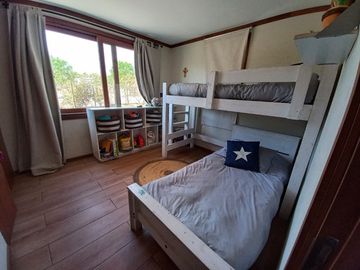 FABULOSA PARCELA CON 2 CASAS CONSTRUIDAS P ROJA, CHICUREO