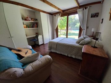FABULOSA PARCELA CON 2 CASAS CONSTRUIDAS P ROJA, CHICUREO