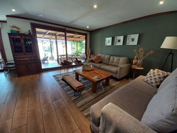 FABULOSA PARCELA CON 2 CASAS CONSTRUIDAS P ROJA, CHICUREO