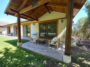 FABULOSA PARCELA CON 2 CASAS CONSTRUIDAS P ROJA, CHICUREO