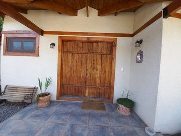 FABULOSA PARCELA CON 2 CASAS CONSTRUIDAS P ROJA, CHICUREO
