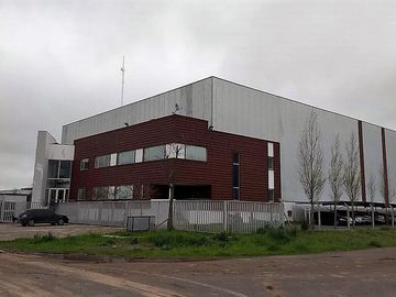 Galpón - Carlos Spegazzini - 2850m2 cubiertos en predio industrial