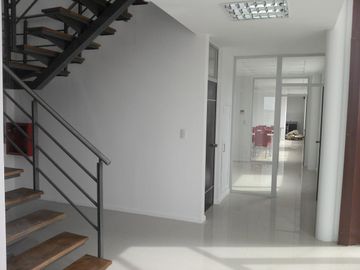 Galpón - Carlos Spegazzini - 2850m2 cubiertos en predio industrial