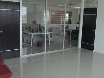 Galpón - Carlos Spegazzini - 2850m2 cubiertos en predio industrial