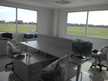 Galpón - Carlos Spegazzini - 2850m2 cubiertos en predio industrial