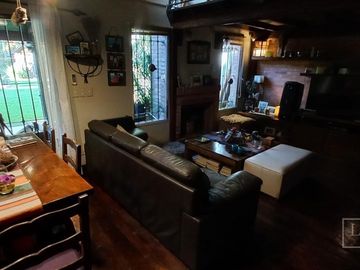 Casa en Ingeniero Maschwitz Deasrrollada en planta y media con muy amplio parque y piscina