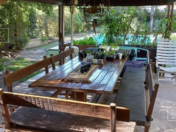 Casa en Ingeniero Maschwitz Deasrrollada en planta y media con muy amplio parque y piscina