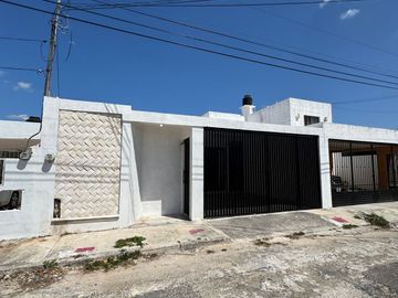 Casa en Venta de una Planta en Francisco de Montejo.