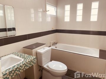 3 Bedroom Townhouse for sale in Noen Phra, Rayong