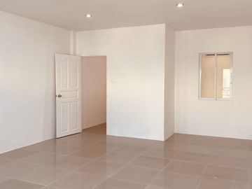 3 Bedroom Townhouse for sale in Noen Phra, Rayong