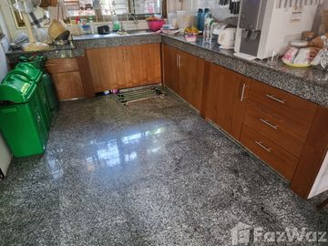 6 Bedroom House for sale at Ban Saifon 2