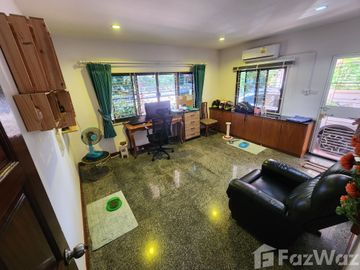 6 Bedroom House for sale at Ban Saifon 2
