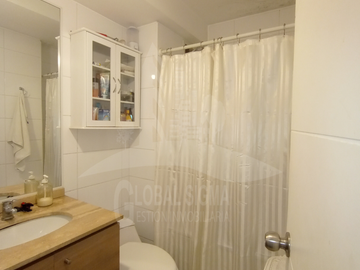 Departamento con patio privado. La Concepción. Villa Alemana