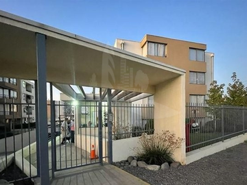 Departamento con patio privado. La Concepción. Villa Alemana