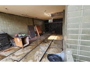 Edificio en venta Eje Central Lázaro Cárdenas  (con departamentos y locales)