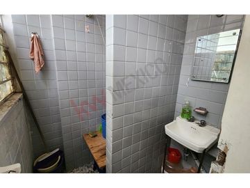 Edificio en venta Eje Central Lázaro Cárdenas  (con departamentos y locales)