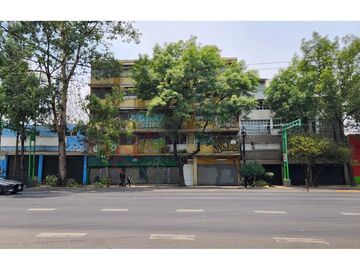 Edificio en venta Eje Central Lázaro Cárdenas  (con departamentos y locales)