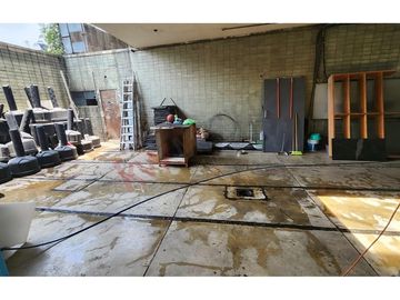 Edificio en venta Eje Central Lázaro Cárdenas  (con departamentos y locales)
