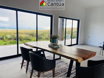 Casa Cactus en Venta – 3 Recámaras, Vista a Montañas en Valle de Guadalupe